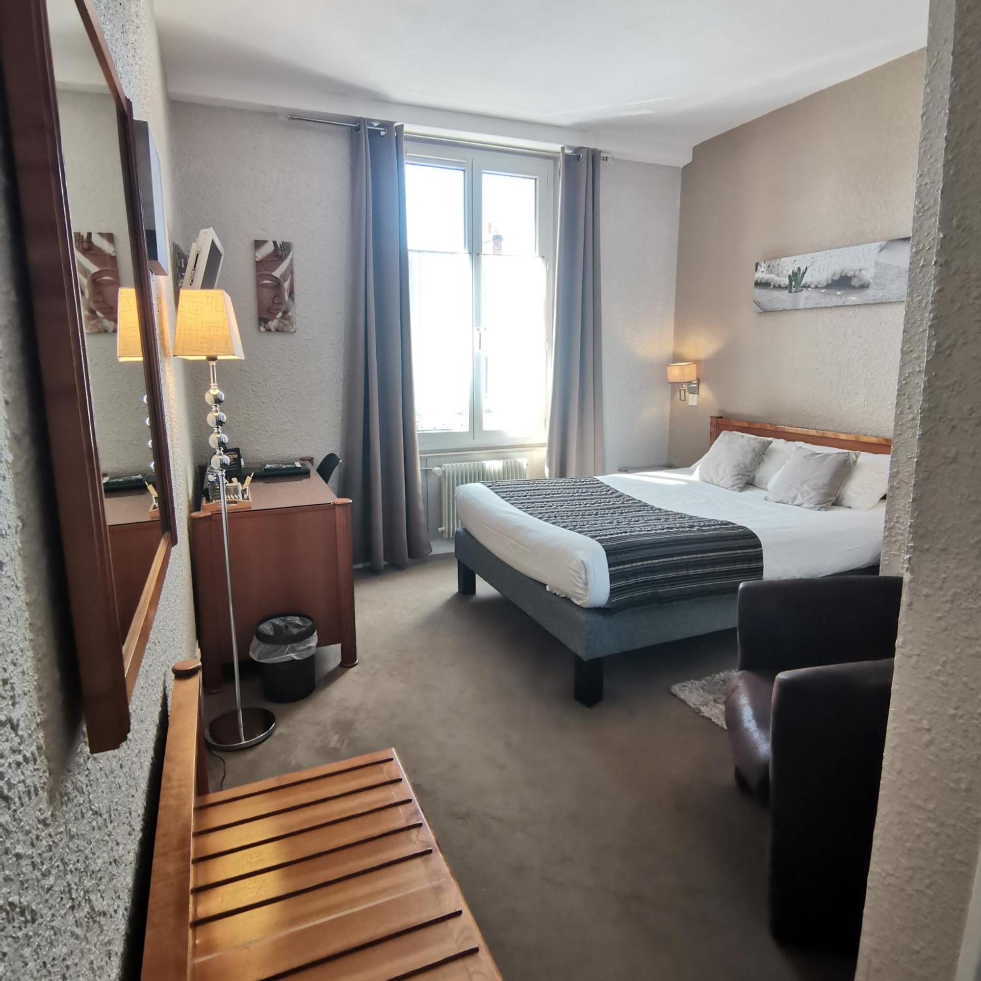 Logis Hotel Le Cerf Briare Ngoại thất bức ảnh