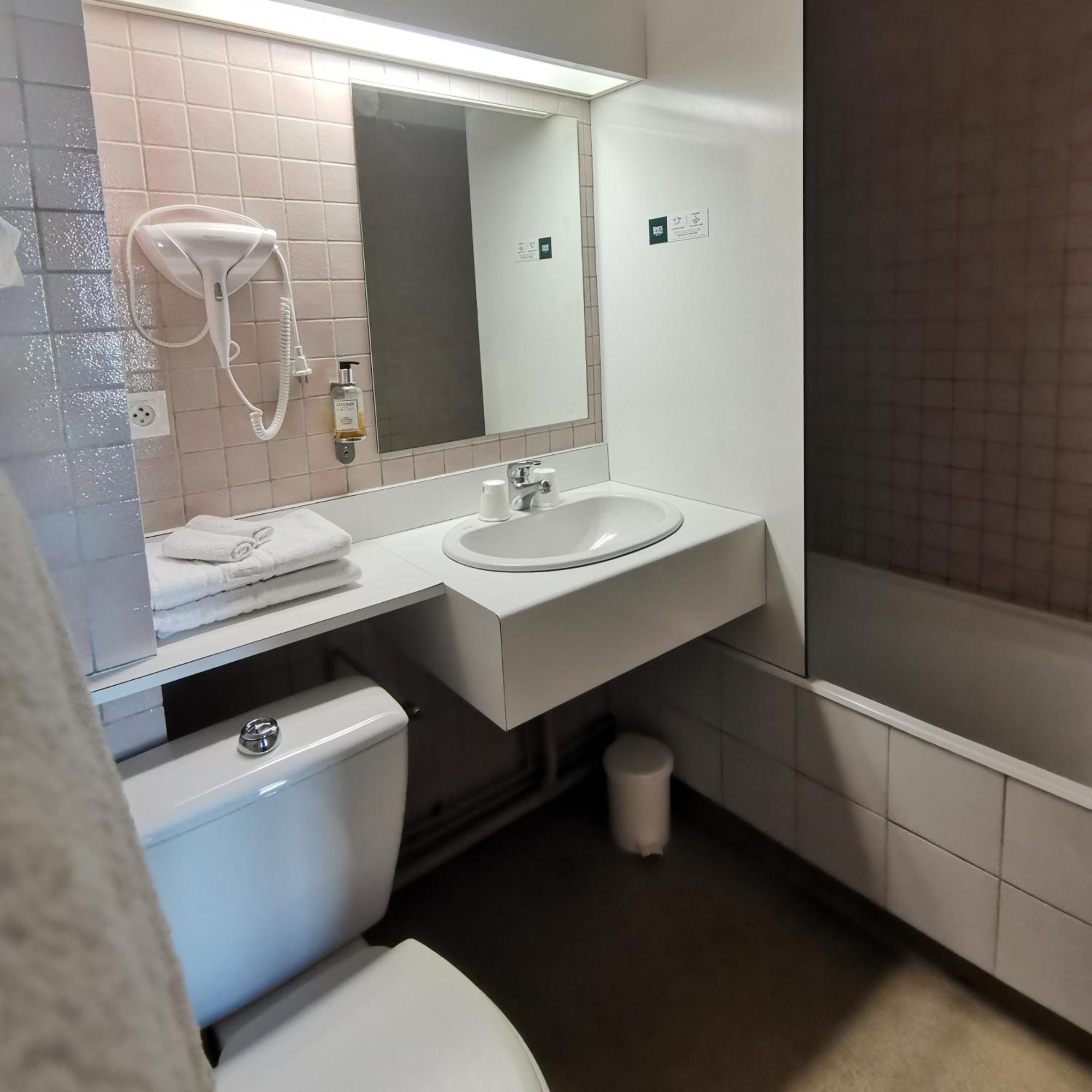 Logis Hotel Le Cerf Briare Ngoại thất bức ảnh